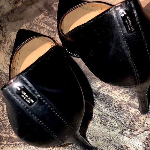 Coach heels with bead chain trim - Picture 7 of 15